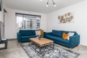 Modern Coastal Apt in Sea Point